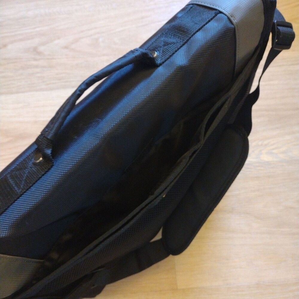 Targus CityGear Laptop Messenger Case Bag TCG200 Nylon 17" Shoulder Strap Handle - Picture 11 of 16